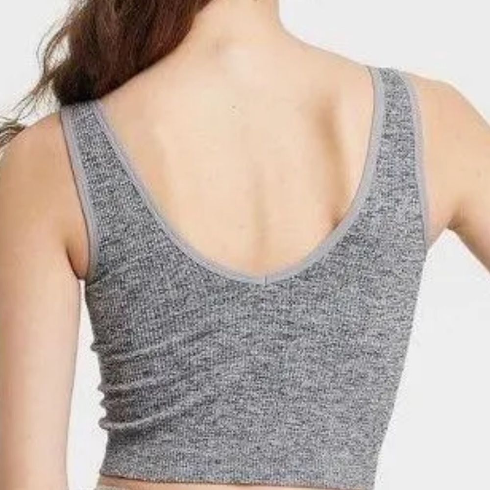 Colsie Gray Ribbed V-Neck Tank Top - Picture 6 of 6